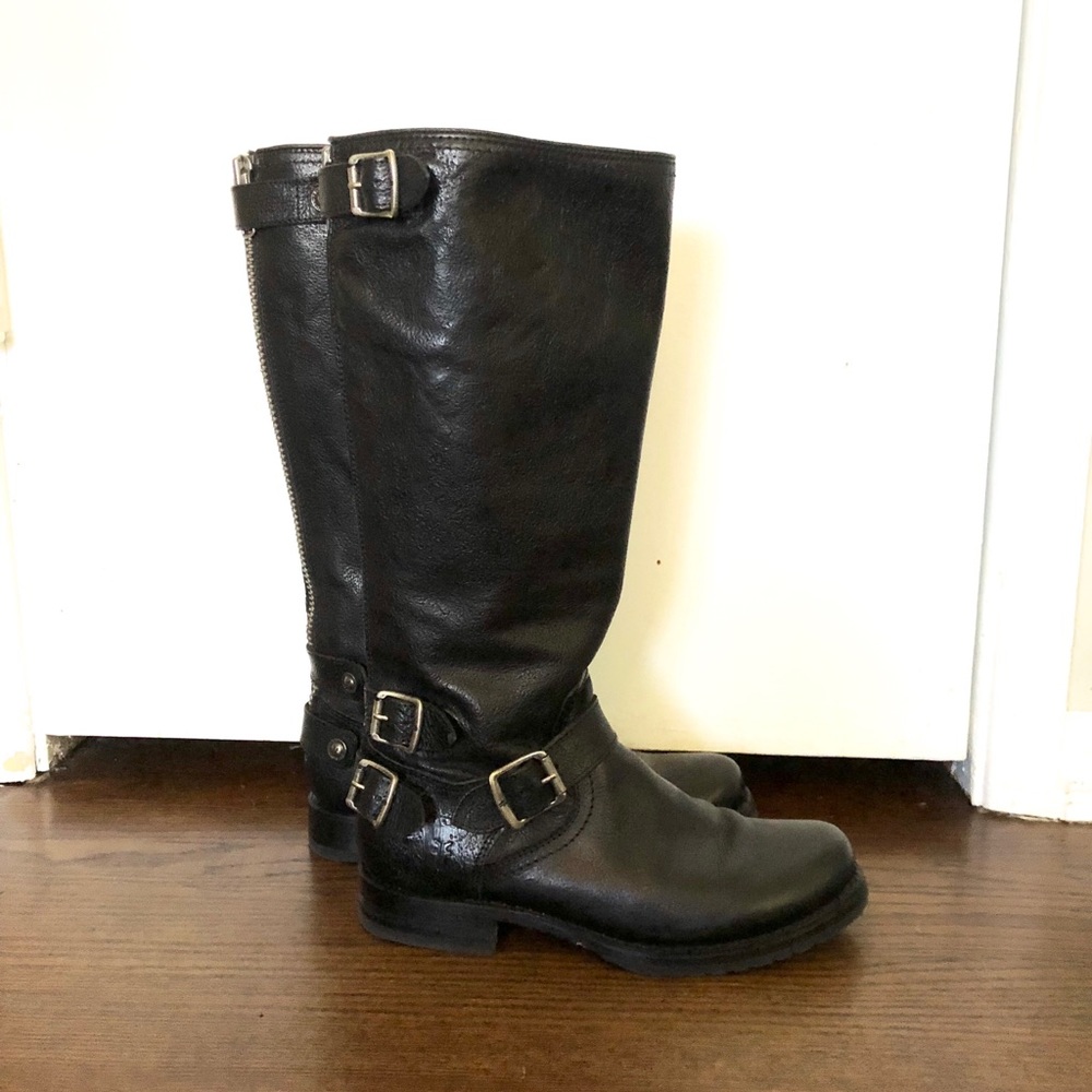 ✨LIKE NEW✨ Frye Veronica Back ZIP Boots